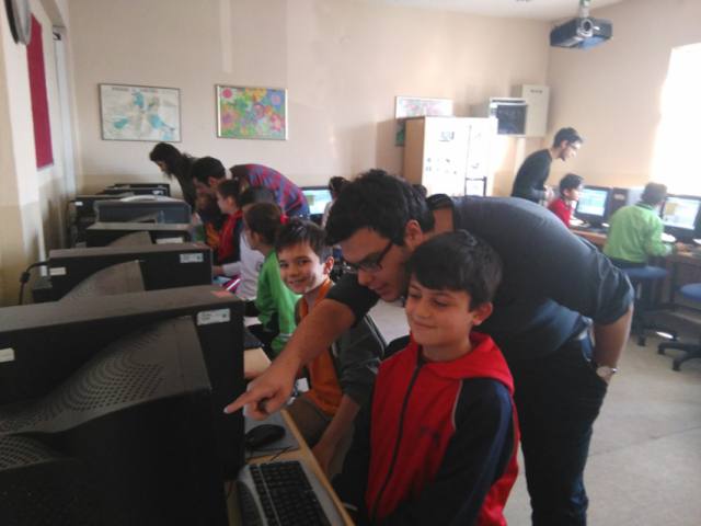 Hour Of Code etkinliğini Göktürk İlköğretim Okulu 4. sınıflar ile gerçekleştirdik.